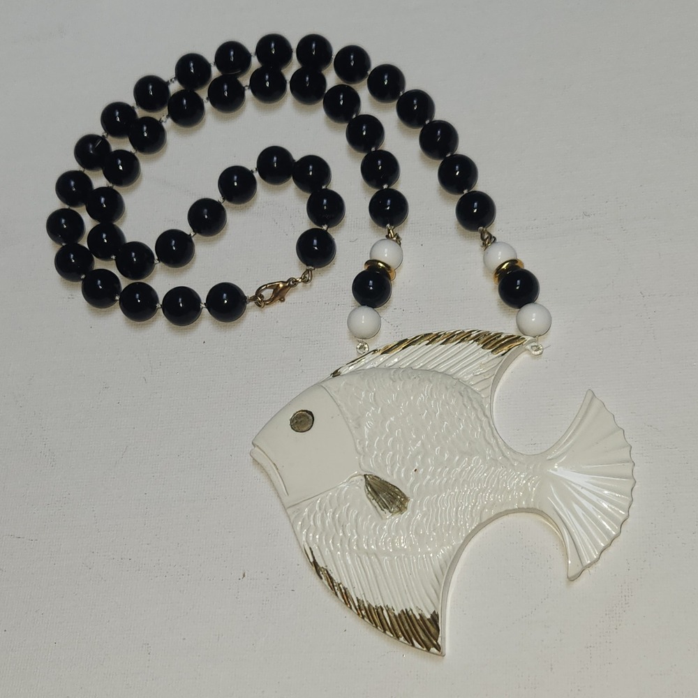 Vintage White wooden Fish Pendant Necklace Black Beaded Statement Jewelry Gold - Picture 4 of 14